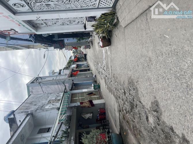 🔥🔥 NHÀ Cấp 4 Hẻm 5m² Đường thạnh Lộc 29 Phường Thạnh Lộc  QUẬN 12  ✅Đt: 52M² (4x13)  GIÁ - 3