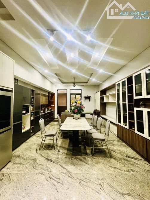 BIỆT THỰ MẶT TIỀN ĐƯỜNG TÂY THẠNH, TÂN PHÚ -4 TẦNG-142M2 CHỈ 18 T.Ỷ HƠN xíu - 4