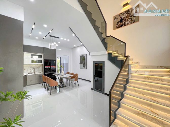 🏡🏡🏡NHÀ TRỆT 2 LẦU MỚI ĐẸP - FULL NỘI THẤT CAO CẤP - Đ. D4 KDC HỒNG LOAN GIÁ CHỈ 5.9 TỶ - 4