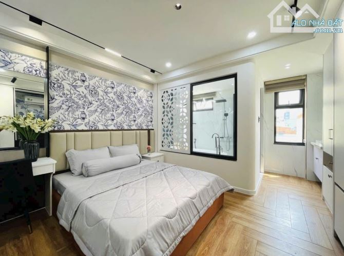 BÁN GẤP NHÀ CAO ĐẠT,QUẬN 5-GIÁ:4,31TỶ/69m2(4,6x15m).NHÀ 4 TẦNG CÓ THANG MÁY.ĐANG CHO THUÊ - 4
