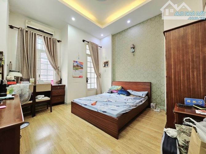 Bán Nhà Hẻm Xe Hơi 685 XVNT Phường 26 Quận Bình Thạnh - 70m2 - 5 tầng BTCT - GIÁ 9.9 Tỷ TL - 4