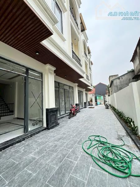 bán nhà 56m2-3 tầng ngõ oto vào , nhà hoàn thiện đẹp lung linh gần cầu Đại Thành.Giá 3.65 - 5