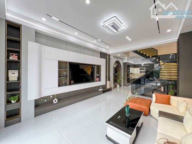 🏡🏡🏡NHÀ TRỆT 2 LẦU MỚI ĐẸP - FULL NỘI THẤT CAO CẤP - Đ. D4 KDC HỒNG LOAN GIÁ CHỈ 5.9 TỶ - 5
