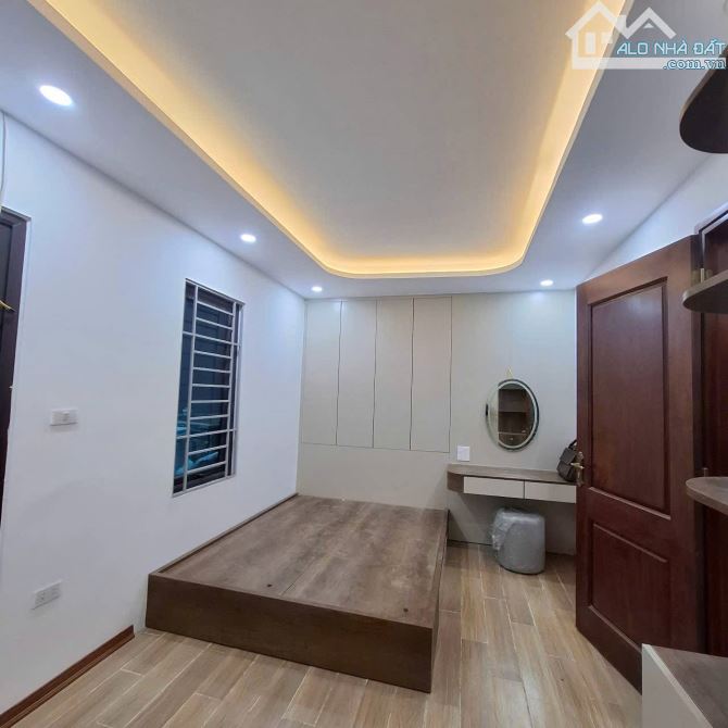 Bán gấp nhà Víp mới,  thang máy ,:32 m2 – 5 tầng, MT 5,5m, Quan Nhân Thanh Xuân. 6,7 tỷ - 5