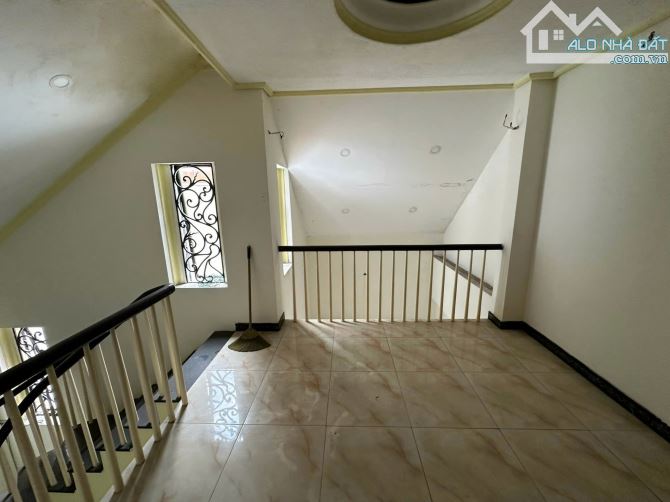 Top nhà vị trí trung tâm 5.6 x 17m 1 trệt 3 lầu Đề Thám Q1 TP.HCM - 7