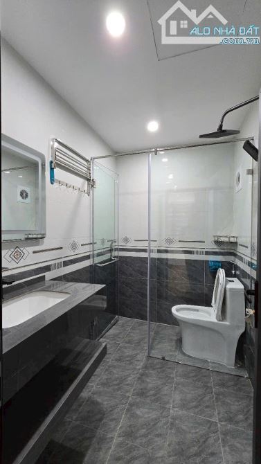 Bán tập thể phố Hoàng Cầu, Đống Đa - 120m - 3ng.3wc - 9