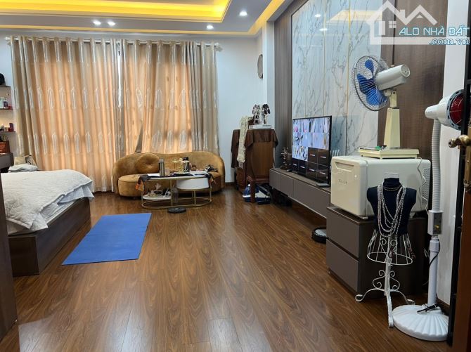 Rất Gấp, Chủ cần bán nhà Cổ Nhuế, Mặt ngõ Ô tô tránh, 5 tầng, đầy đủ nội thất. - 2