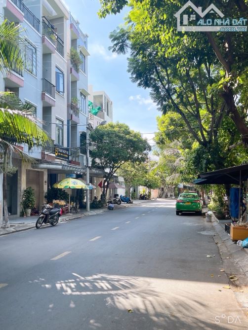 SẬP SÀN 3 TẦNG MT MAI AM DTĐ 135M2 - NGANG 6,5M - CHỈ 9,5 TỶ