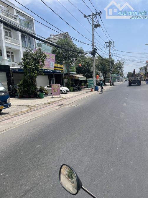 Bán tòa nhà 5 tầng mặt tiền 8x30m giá 23,9 tỷ Đường Nguyễn Thị Búp, Quận 12