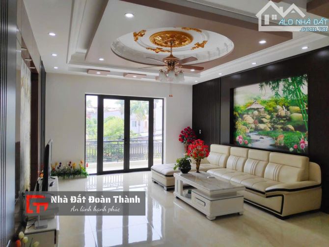 88,1m2 nhà 4 tầng mặt phố Kiều Sơn thông 193 Văn Cao - Lê Hồng Phong