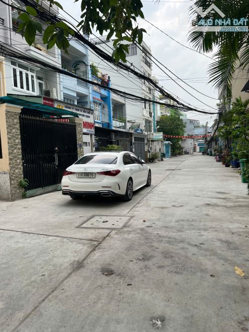 Bán nhà giáp khu Tên Lửa, Kinh Dương Vương, hxh 8m, 68m2, 3 tầng nhỉnh 7 tỷ