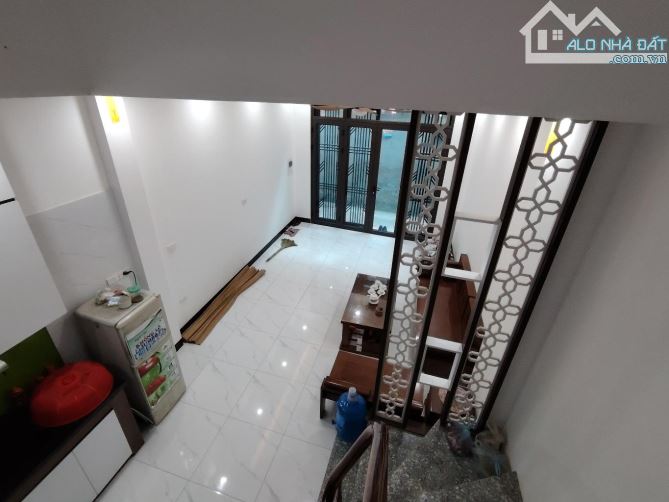Hàng xóm cạnh nhà e nhờ đăng bán hộ căn nhà 5 Tầng ngay Lê Hồng Phong 45m, 5 tầng, lô góc,