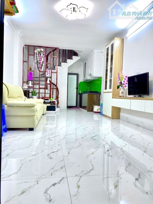 Nhà Khương Trung,30m2,dân xây,sổ đẹp nở hậu,full nội thất,lõi Thanh xuân,gần phố,tiện ích