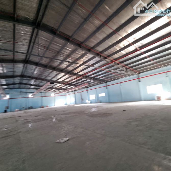 Cho thuê kho xưởng KCN Lê Minh Xuân 3,Bình Chánh,KV: 3.000m2,X:2.500m2