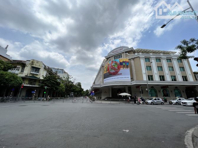 RITZ CARLTON HANOI HAY, THE GRAND HANOI - TRUNG TÂM THỦ ĐÔ HÀ NỘI - CUỘC SỐNG GIỚI THƯỢNG