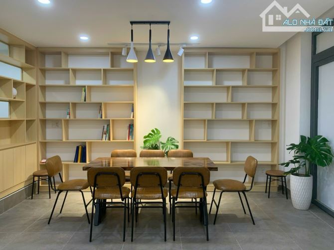 Hàng Hiếm - Nhà 5 Tầng - 60m2 (5.5m x 12m) - Phan Văn Trị - ĐH Văn Lang - chỉ 6,3 tỷ