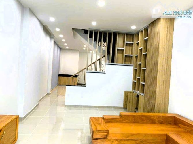 Bán nhà mới 3 tầng 84m², 3PN, sổ hồng hoàn công, 8.8 tỷ - đường 7, Linh Trung