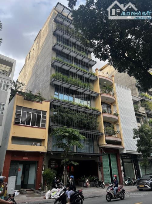 Bán gấp MT Hai Bà Trưng Quận 1, DT 8m x 20m kết cấu 6 tầng hđt 2 tỷ/năm giá bán 65 tỷ