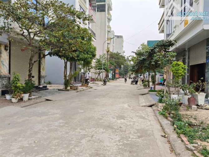 ĐẤU GIÁ PHÚ LƯƠNG 2 - DT50m2, MT5M - ĐƯỜNG THÊNH THANG, VỈA HÈ RỘNG - SÁT QL21B