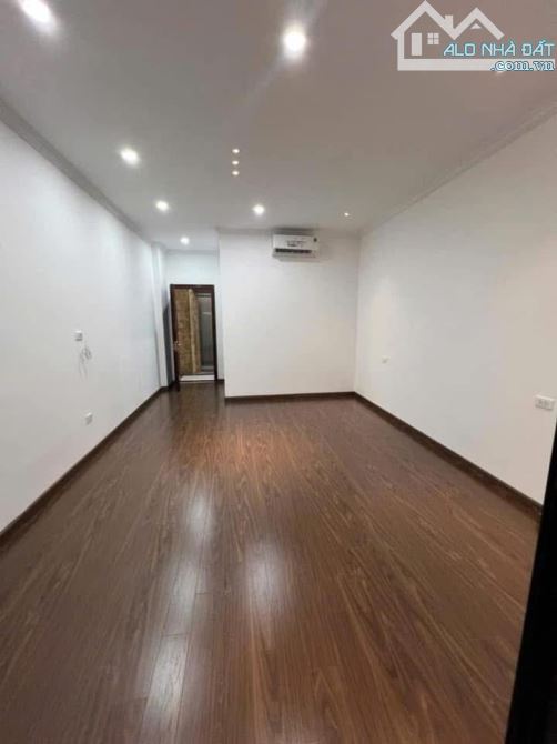 Bán nhà 6 tầng mặt đường Lạc Long Quân, view Hồ Tây, kinh doanh 75m2, giá nhỉnh 25 tỷ. - 1