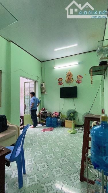 Xe hơi đỗ cổng Nguyễn Phúc chu, 27m2 chỉ 2 tỷ 6, vuông vức - 1