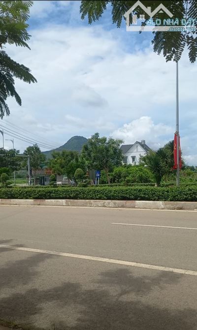 18x30 vuông vức đường nhựa 34m, vỉa hè mỗi bên 8m, nằm khu trung tâm huyện Hàm Tân giá rẻ. - 3