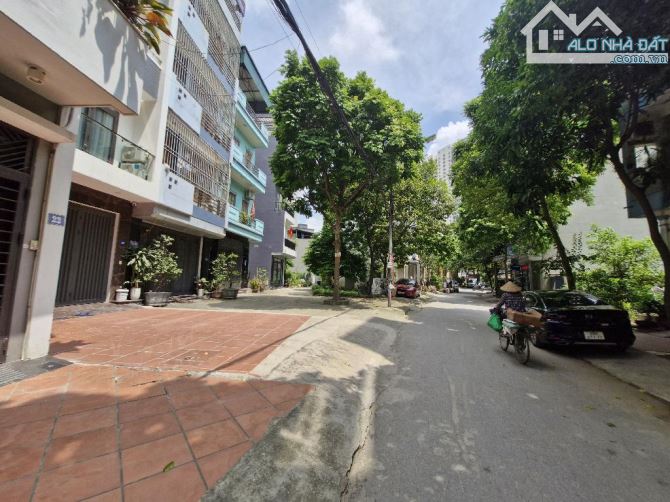 BÁN NHÀ 50m² - 5 Tầng - PHÂN LÔ MỘ LAO – VỈA HÈ – KINH DOANH – 2 THOÁNG - 1