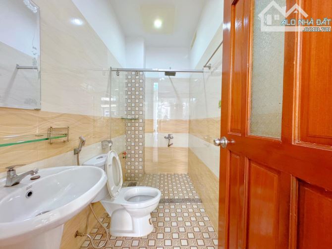 Thu nhập 36tr.tháng,55m2 9phòng CHDV,8Tỷ ít,hẻm ô tô gần đường Lý Thường Kiệt,trệt 4 tầng - 1