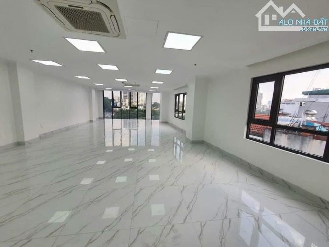 Bán nhà phố Hoàng Quốc Việt 121m 8T vỉa hè ô tô tránh căn góc MT 6.2m - 1