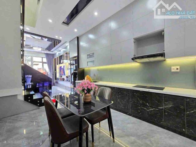 NHÀ 3 TẦNG 3 MÊ KIỆT Ô TÔ FULL NỘI THẤT TÔN ĐẢN DT 90M2 VUÔNG VẮN CHỈ 4.05 TỶ - 12