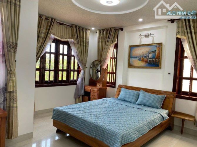 CHỦ CẦN BÁN BIỆT THỰ KHU PHƯƠNG NAM - PHƯỜNG 8 - VŨNG TÀU - KT 11,8x18M - GIÁ CHỈ 23 TỶ - 2