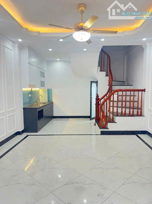 BÁN NHÀ 5 TẦNG – 30M² – TÂN LẬP - 2