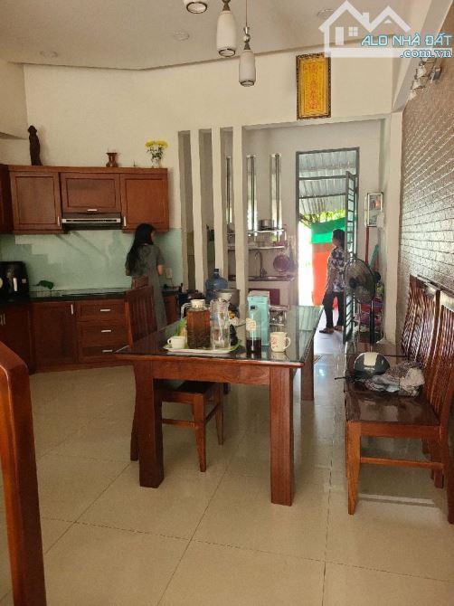 Bán Nhà  4 tầng 2 mặt tiền đường HÀ HUY GIÁP, phường THẠNH LỘC,Q12, dt(4,5x21). Hẻm 12m - 2