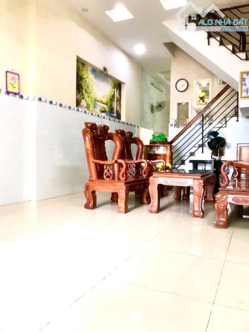 Bán nhà giáp khu Tên Lửa, Kinh Dương Vương, hxh 8m, 68m2, 3 tầng nhỉnh 7 tỷ - 2