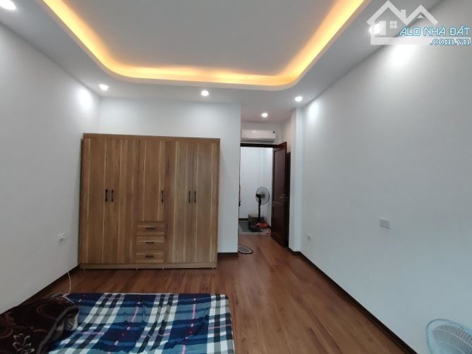 Hàng xóm cạnh nhà e nhờ đăng bán hộ căn nhà 5 Tầng ngay Lê Hồng Phong 45m, 5 tầng, lô góc, - 2