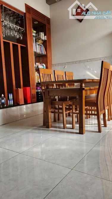 Mặt tiền KD Nguyễn Cửu Phú Nhà 4 tầng 160m2 giá 10,5 tỷ - 2