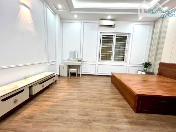 Nhà đẹp full nội thất ngõ 68 Cầu Giấy, ngõ rộng đẹp, ở sướng đủ 3 ngủ, 35m2. Giá 6.8 tỷ - 2