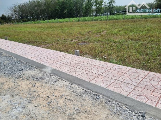 332m2 full thổ cư. Đất 2 mặt tiền. Gần KCN. 680tr - 2