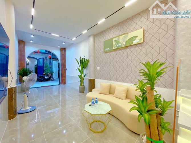 Nhà mới đầy đủ nội thất,42m2,6.6Tỷ,hẻm thông kế đường Nguyễn Văn Trỗi,trệt lửng lầu - 2