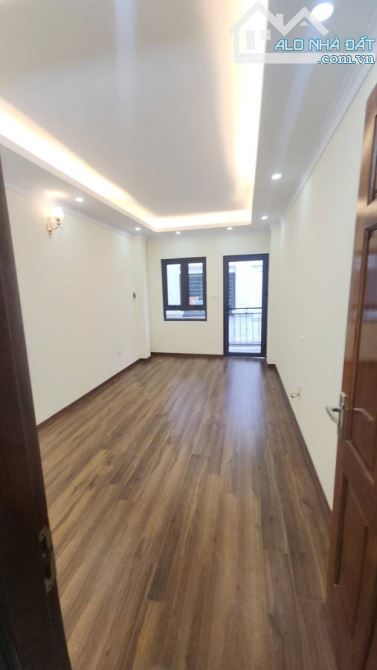 Bán gấp nhà Bát Khối long Biên  32m2 6 tầng giã  5.5 tỷ ô tô đỗ cửa vào nhà vừa kinh doanh - 4