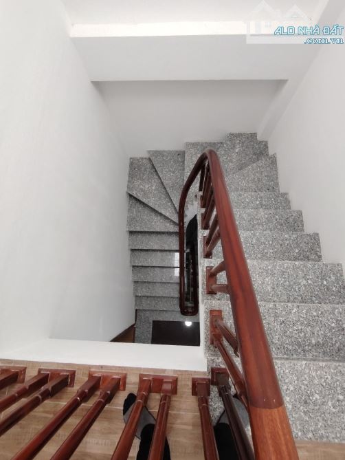 Hàng xóm cạnh nhà e nhờ đăng bán hộ căn nhà 5 Tầng ngay Lê Hồng Phong 45m, 5 tầng, lô góc, - 5