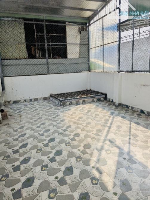Bán nhà cách 1 căn ra măt tiền - Gần chợ, kế UBND - 4m ❌ 17m - 4 TẦNG - 5PN - CHỈ 6,xtỷ - 6