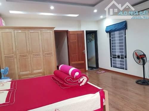 Người yêu cũ nhờ bán căn Hoa Hậu Long Biên 45m2x5tầng, Mt 5m , ngõ oto thông , giá chỉ 6tỷ - 7