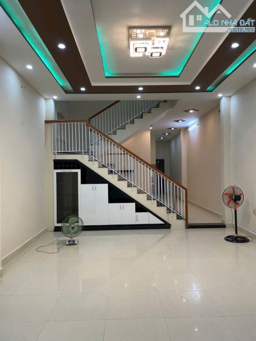 🏩  Bán nhà 2 tầng mới mt Nguyễn Chích, 82m2 giá 4.x tỷ tl