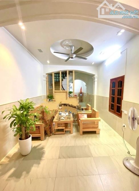 Xách vali đến ở Miêu Nha, 40mx 5T, Thang Máy, Ô TÔ đỗ, KD đỉnh, 5,3 tỷ