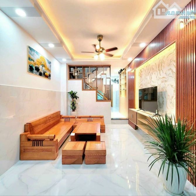 Duy nhất căn xô viết nghệ tĩnh, bình thạnh dt: 55m2 giá: 4 tỷ 320 triệu, hẻm ô tô 5.5m