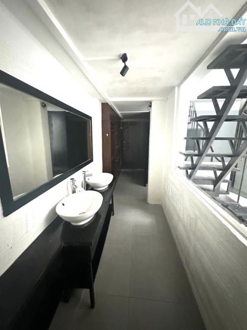 NHÀ ĐẸP QUẬN 3 – 4 TẦNG-HẺM XE HƠI – KHU VÍP, Ở SANG -GIÁ 25.5 TỶ.