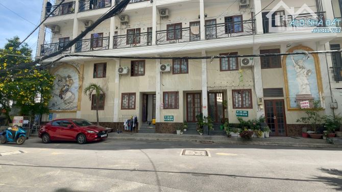 toà nhà CHDV đường 187/ bạch đằng HXH 10m khu sân bay DT 24x7 CN 130m2 hầm 4 lầu giá 24 tỷ