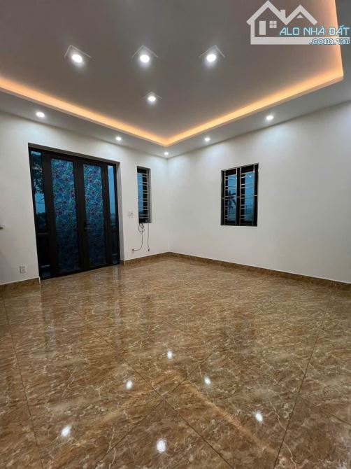 Bán nhà 3 tầng lô góc SIÊU ĐẸP 52m2-2,25 tỷ Hùng Vương, Hồng Bàng, Hải Phòng