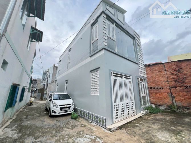 Nhà Lầu góc 2 MT P. Thống Nhất, BH. 81m2, Gần Khu Văn Hoa ViLLas. Giá chỉ 3,5tỷ TL.